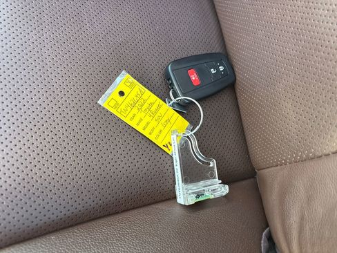 Used 2022 Toyota 4Runner Limited image 29