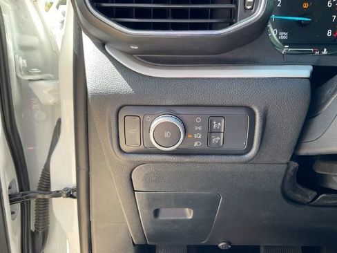 Used 2021 Ford Explorer XLT w/ Equipment Group 202A AWD/4WD image 18