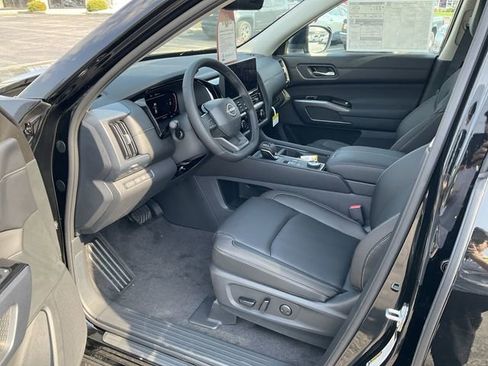 New 2026 Nissan Pathfinder SL w/ Cargo Package AWD/4WD image 10
