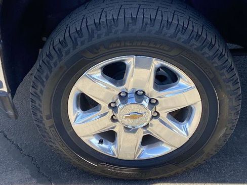 Used 2021 Chevrolet Silverado 2500 LTZ AWD/4WD image 29