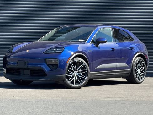 Certified 2025 Porsche Macan 4 Electric AWD/4WD image 2