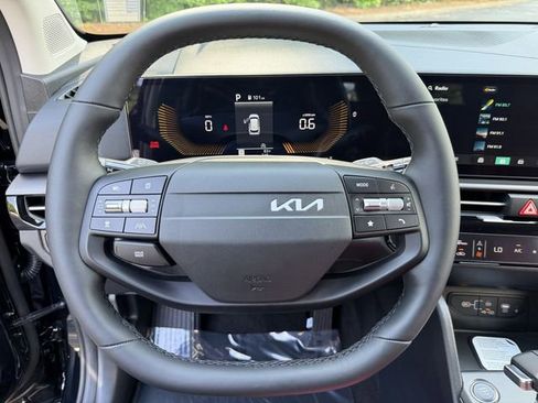 Certified 2026 Kia Sportage EX FWD image 14