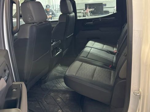 Used 2024 Chevrolet Silverado 1500 ZR2 image 4