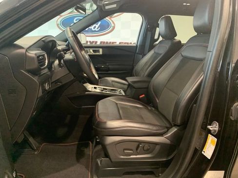 Used 2023 Ford Explorer ST-Line w/ Class IV Trailer Tow Package AWD/4WD image 12