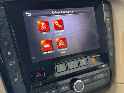 Used 2020 INFINITI QX50 Luxe w/ Navigation Package AWD/4WD image 28