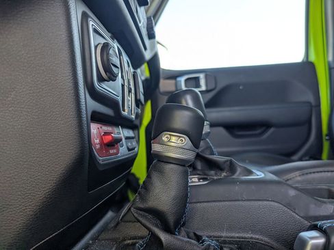 Used 2021 Jeep Wrangler Unlimited Rubicon 4xe w/ Cold Weather Group AWD/4WD image 17