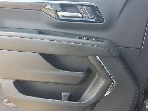 Used 2025 Chevrolet Tahoe LT AWD/4WD image 13