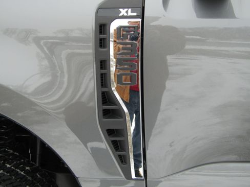 New 2025 Ford F350 XL w/ FX4 Off-Road Package image 11