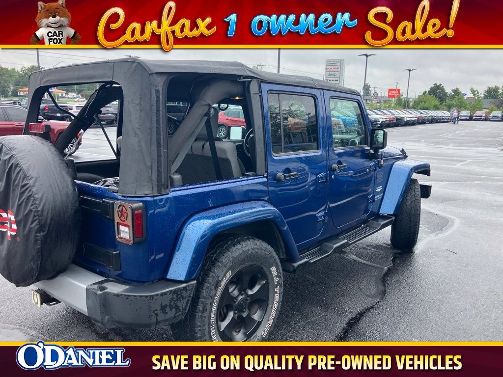 Used 2009 Jeep Wrangler Unlimited Sahara w/ Dual Top Group AWD/4WD image 3