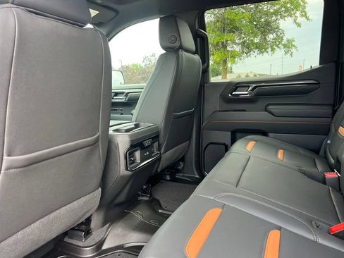 Used 2024 GMC Sierra 1500 AT4 w/ Technology Package AWD/4WD image 37