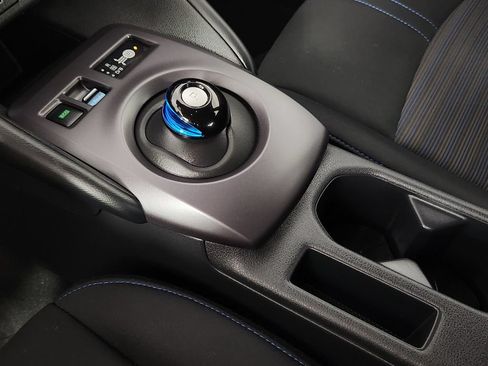 Used 2025 Nissan Leaf S FWD image 29