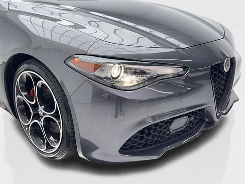 Used 2022 Alfa Romeo Giulia Veloce image 3