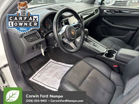 Used 2018 Porsche Macan Base image 12
