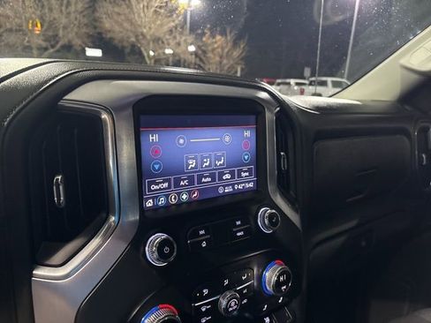 Used 2020 GMC Sierra 1500 SLE w/ SLE Value Package image 21