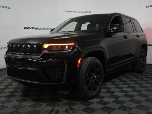 New 2026 Jeep Grand Cherokee Altitude AWD/4WD image 12