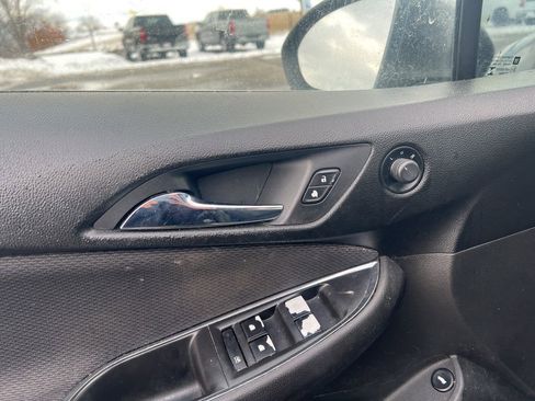 Used 2017 Chevrolet Cruze LT w/ Convenience Package image 8