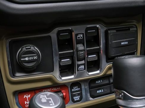 Used 2025 Jeep Wrangler Unlimited Rubicon 392 image 76