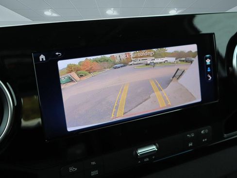 Used 2025 Mercedes-Benz Sprinter 2500 image 37