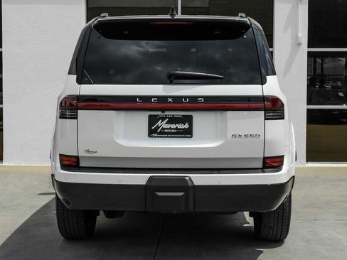 Used 2025 Lexus GX 550 w/ Accessory Package (Z1) AWD/4WD image 10