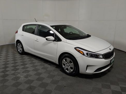 Used 2017 Kia Forte LX FWD image 11