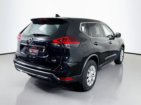 Used 2018 Nissan Rogue S AWD/4WD image 6