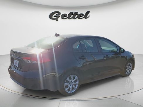 Used 2022 Toyota Corolla LE image 5