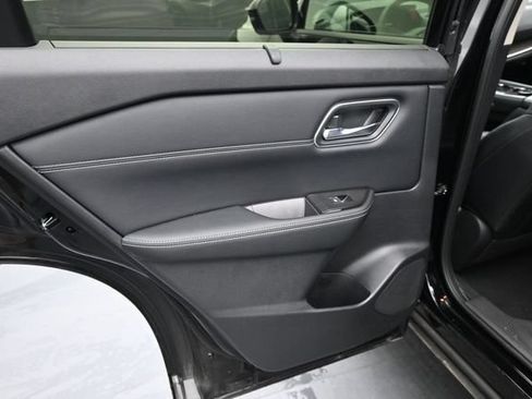 Used 2026 Nissan Rogue Platinum w/ Platinum Premium Package AWD/4WD image 18