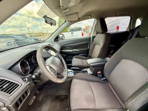 Used 2019 Mitsubishi Outlander Sport ES FWD image 14