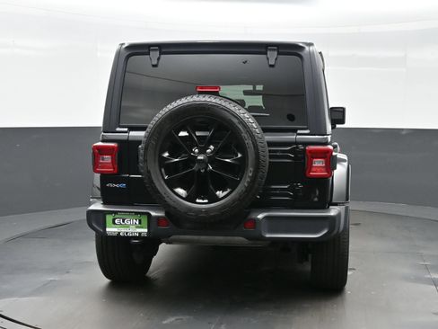 Used 2021 Jeep Wrangler Unlimited Sahara w/ Cold Weather Group AWD/4WD image 7