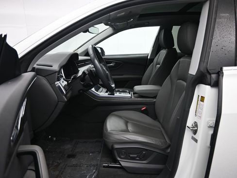 Used 2019 Audi Q8 Premium w/ Towing Package image 28