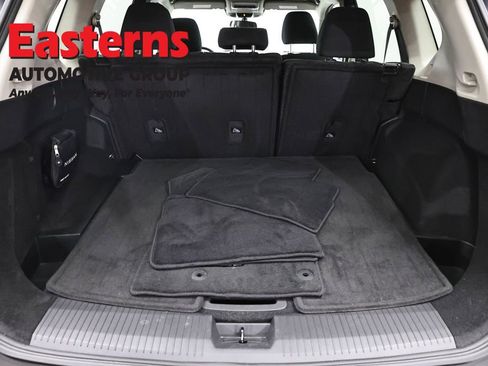 Used 2023 Nissan Rogue S AWD/4WD image 9