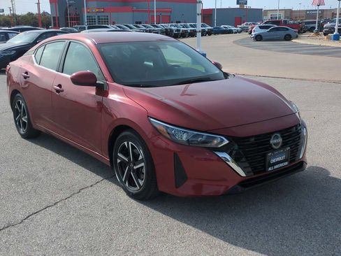 Used 2024 Nissan Sentra SV image 2