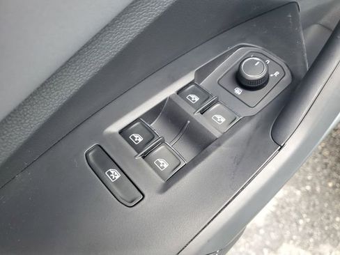 New 2026 Volkswagen Jetta SE FWD image 13