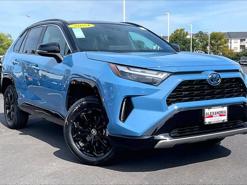 Used 2024 Toyota RAV4 XSE w/ Weather Package AWD/4WD image 2