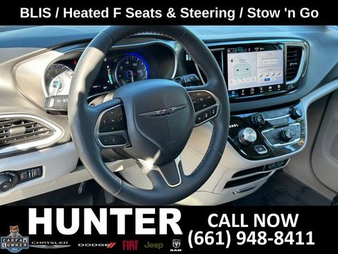 Used 2024 Chrysler Pacifica Touring-L FWD image 23
