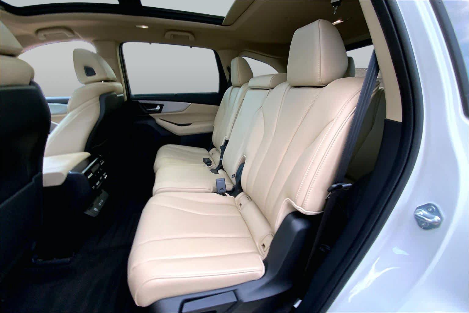 Used 2024 Acura MDX w/ Technology Package FWD image 20