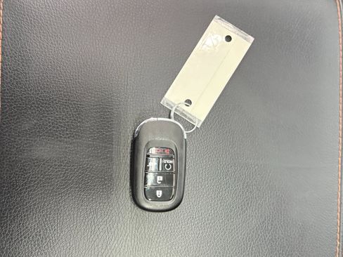 Used 2025 Honda Pilot TrailSport image 41