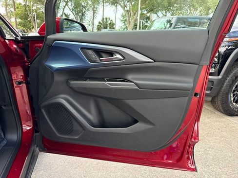 Used 2025 Chevrolet Equinox EV LT w/ Convenience Package FWD image 25