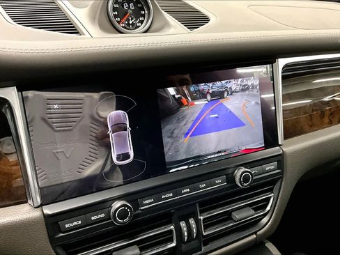 Used 2021 Porsche Macan GTS image 25