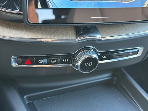 New 2026 Volvo XC60 B5 Plus w/ Climate Package image 18