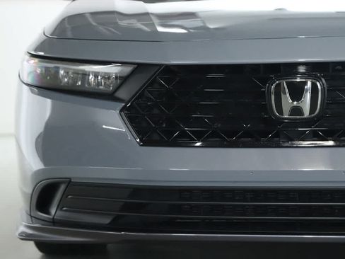 Used 2023 Honda Accord Sport image 6