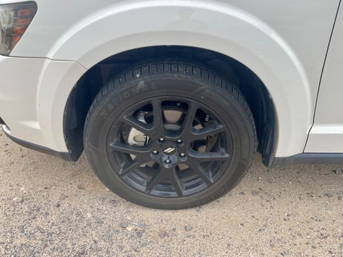 Used 2019 Dodge Journey SE w/ Premium Group FWD image 9