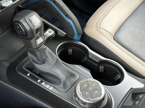 Used 2023 Ford Bronco Wildtrak image 22