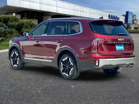 Used 2023 Kia Telluride EX w/ EX Captain's Chair Package FWD image 7