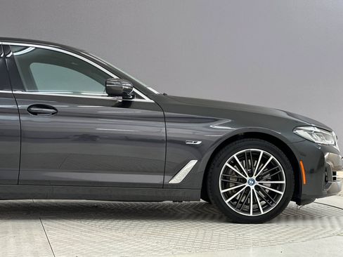 Used 2023 BMW 530e w/ Convenience Package image 34