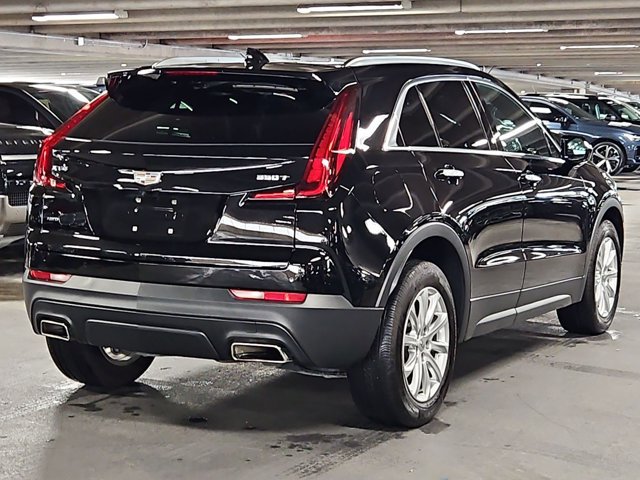 Used 2023 Cadillac XT4 Luxury w/ Cold Weather Package AWD/4WD image 5