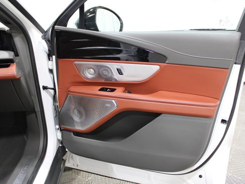 Certified 2024 Lincoln Nautilus Black Label w/ Jet Appearance Package (87T) image 29