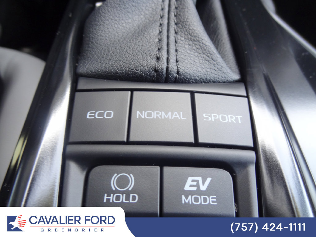 Used 2025 Toyota Camry SE FWD image 31
