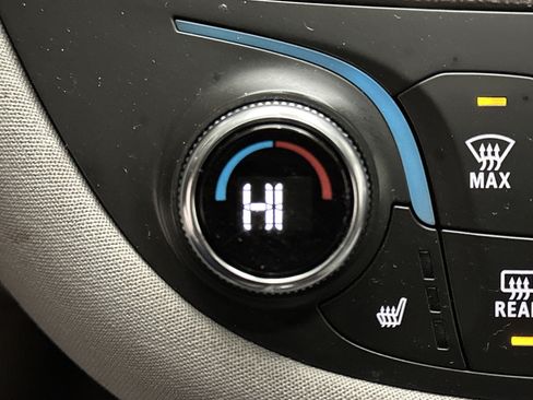 Used 2021 Chevrolet Malibu LT image 33