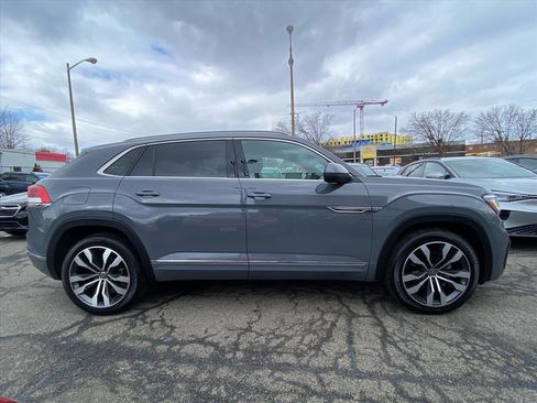 Certified 2022 Volkswagen Atlas Cross Sport SEL Premium R-Line image 2